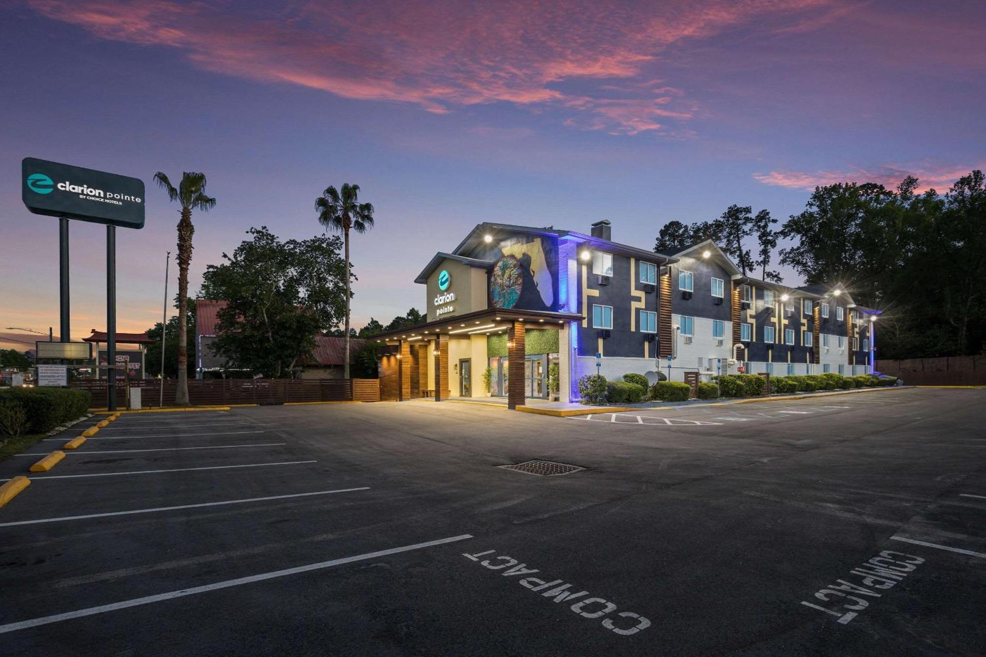 Clarion Pointe Tallahassee-State Capitol Exterior photo